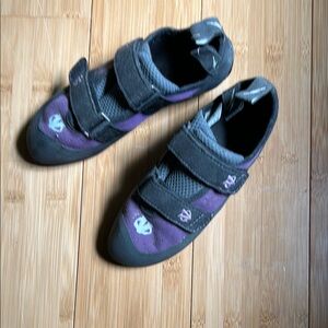 Women’s rock climbing shoes